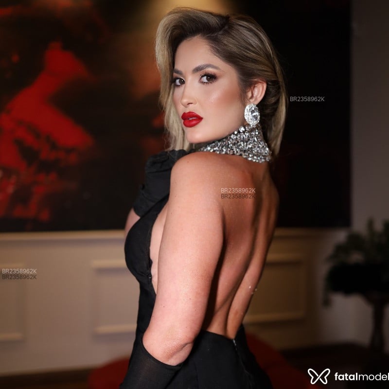 Acompanhante Natasha - Feed