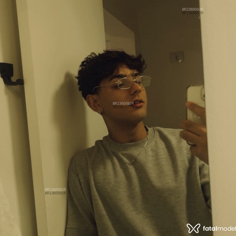 Acompanhante Pedro - Feed