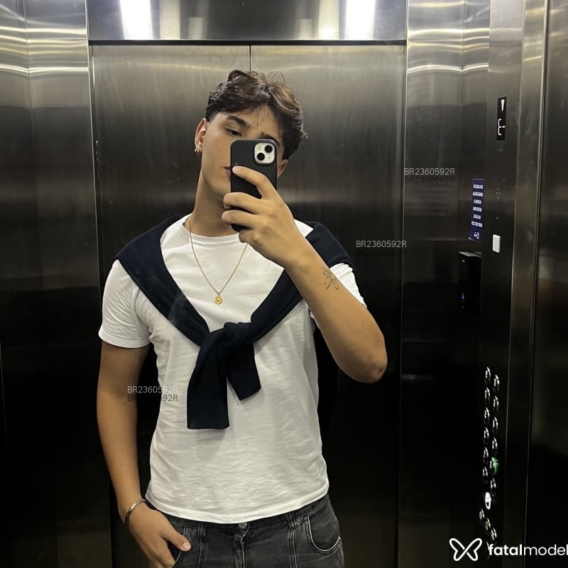 Acompanhante Pedro - Feed