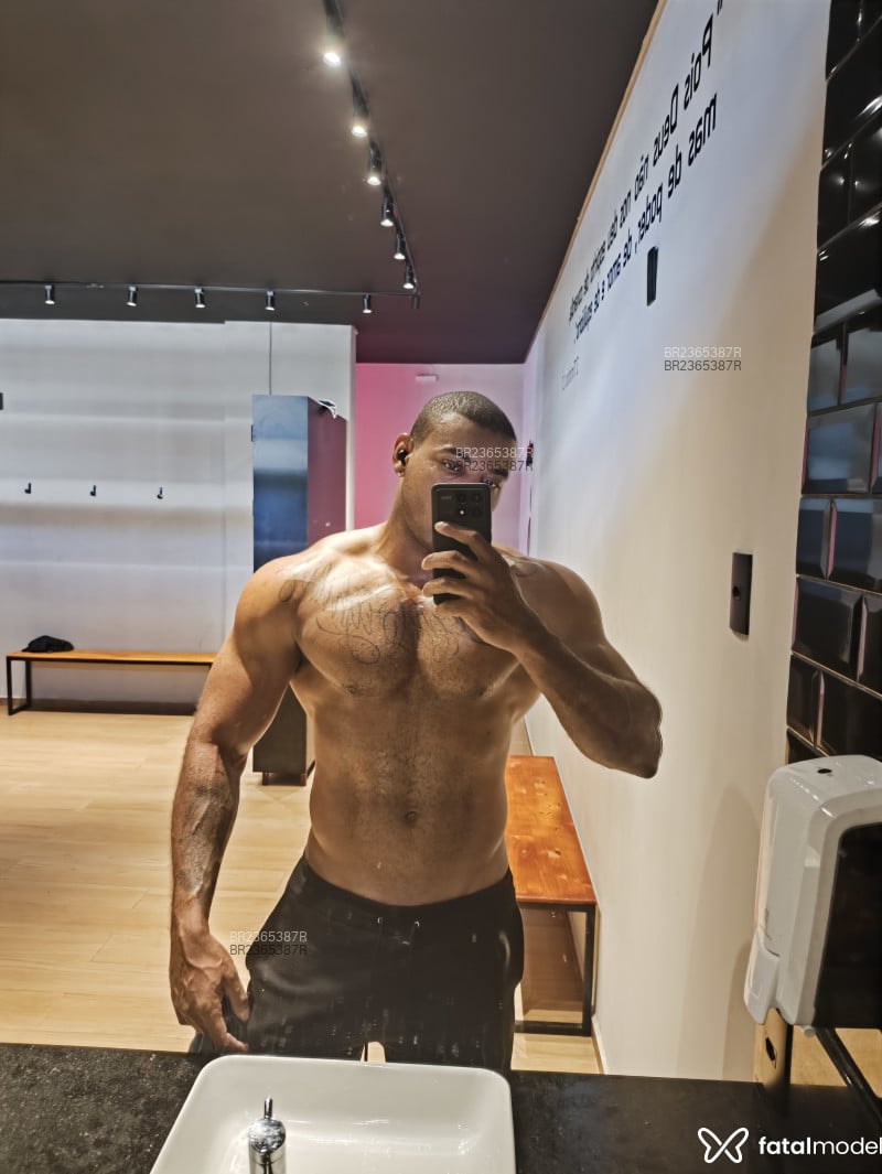 Acompanhante Leandro - Feed