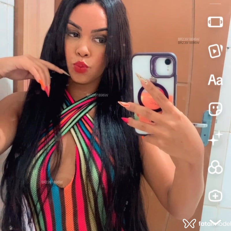 Acompanhante Letícia - Feed