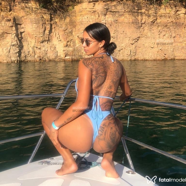 Acompanhante Gigi - Feed
