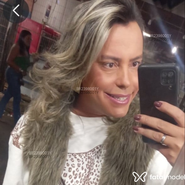 Acompanhante Tatazinha - Feed