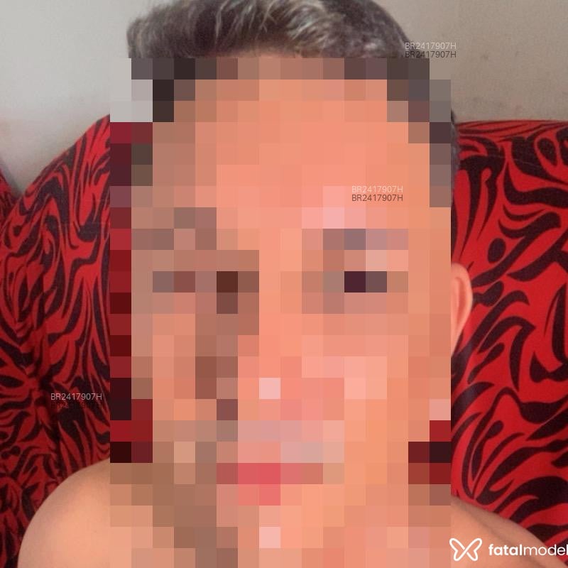 Acompanhante Oliver - Feed