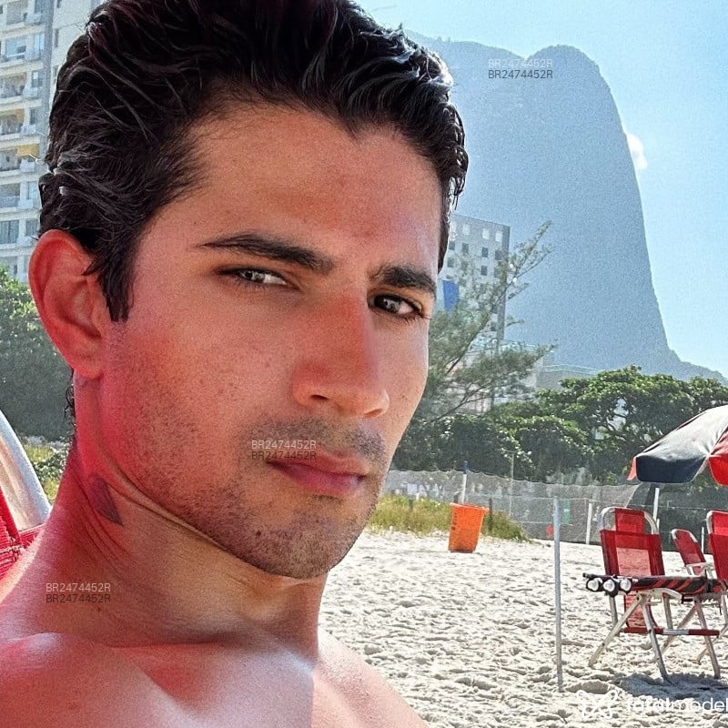 Acompanhante Vitor - Feed