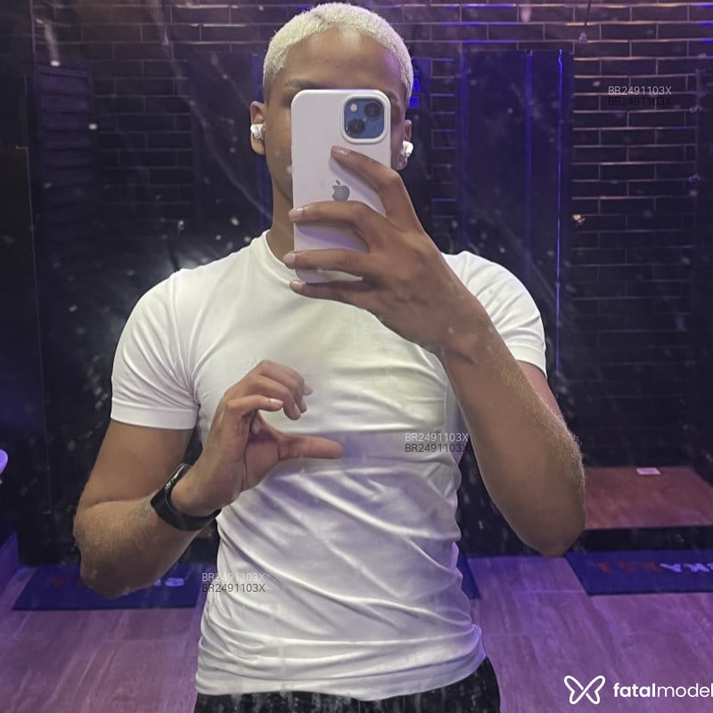 Acompanhante Henrique - Feed