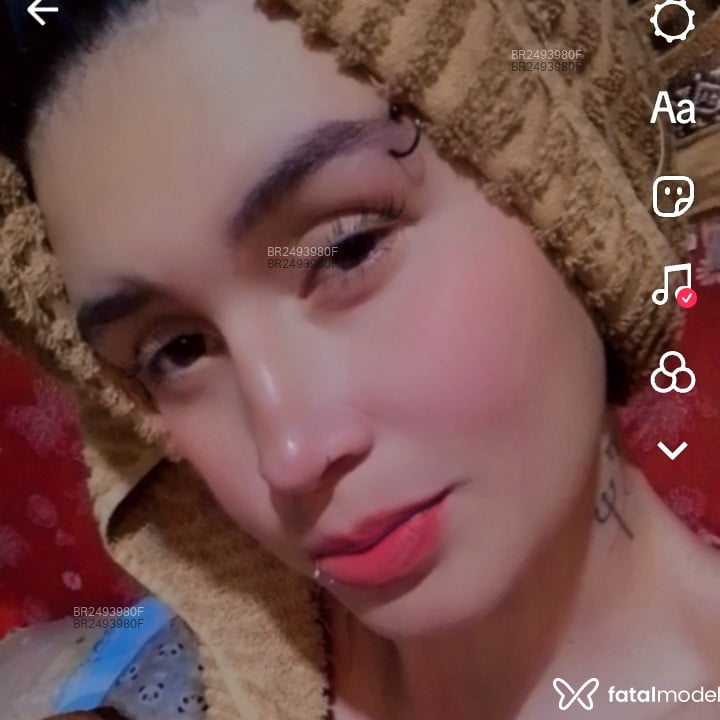 Acompanhante Menor - Feed