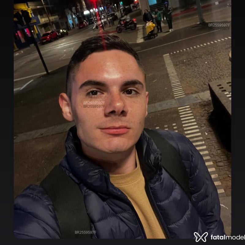 Acompanhante Lukas - Feed