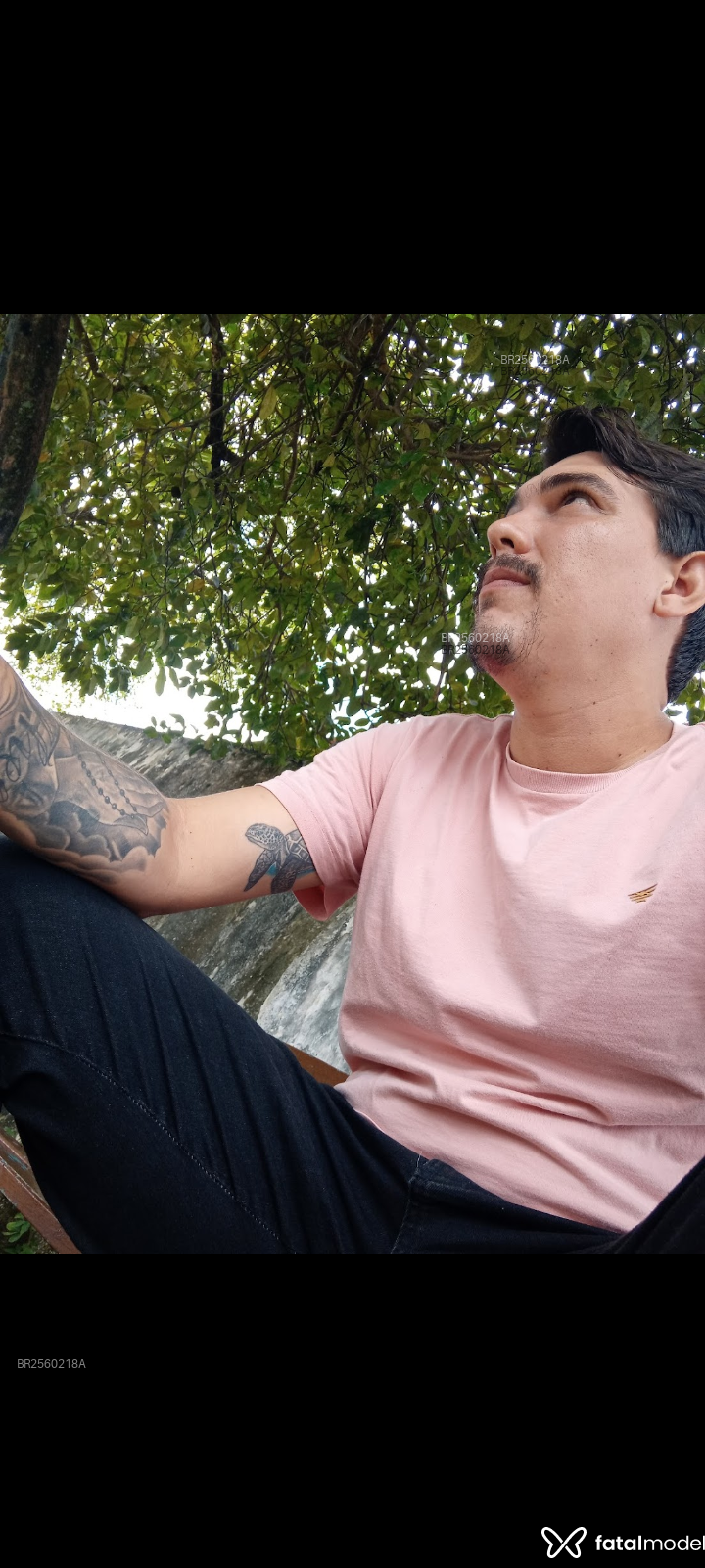 Acompanhante Henrique - Feed
