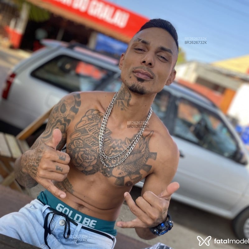 Acompanhante Henrique - Feed