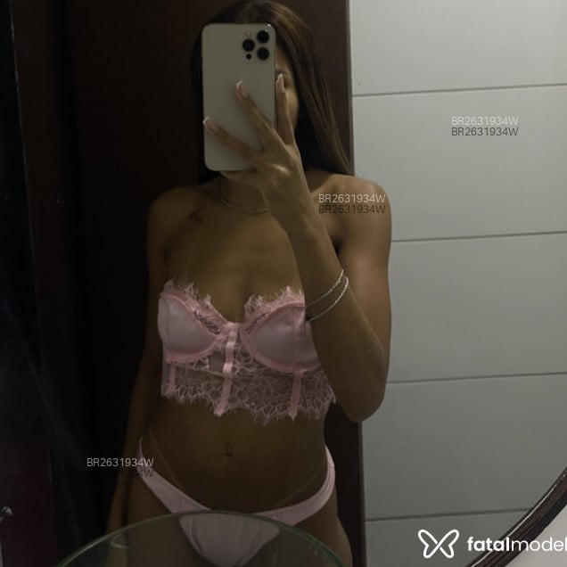Acompanhante Anne - Feed