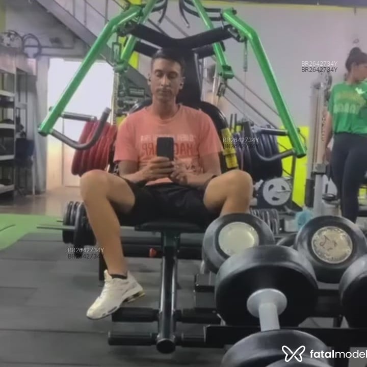 Acompanhante Tetinha - Feed