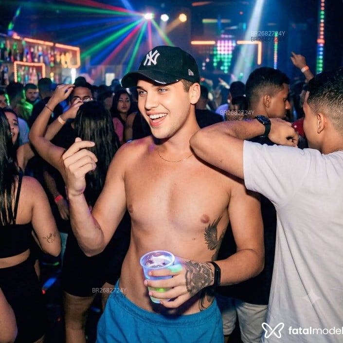 Acompanhante Caio - Feed
