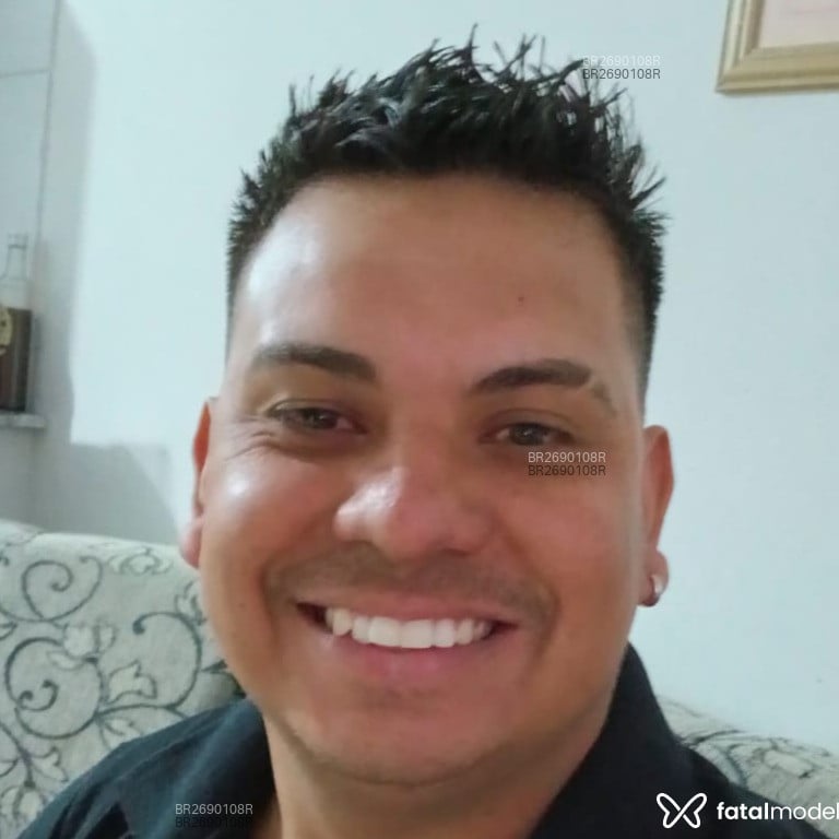 Acompanhante Motoqueiro - Feed