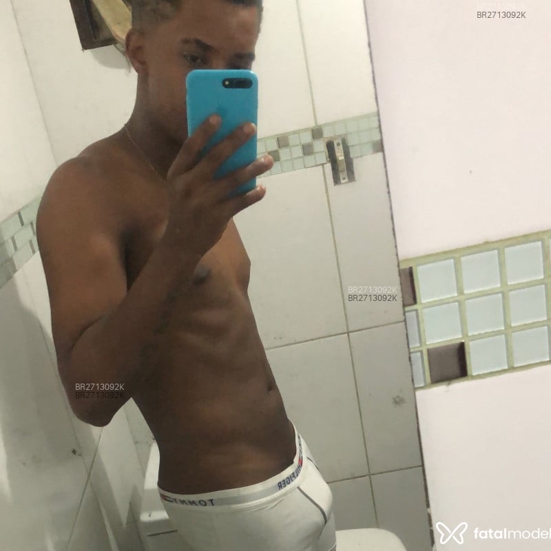 Acompanhante Neguinho - Feed