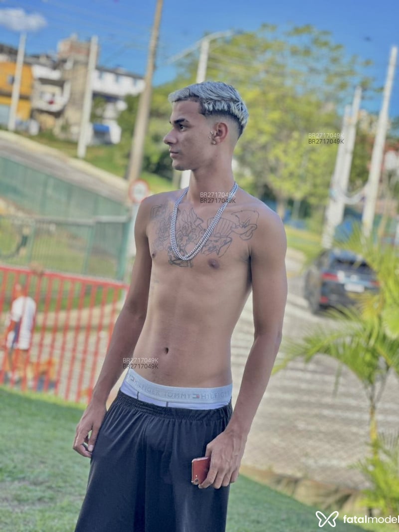 Acompanhante Vitinho - Feed