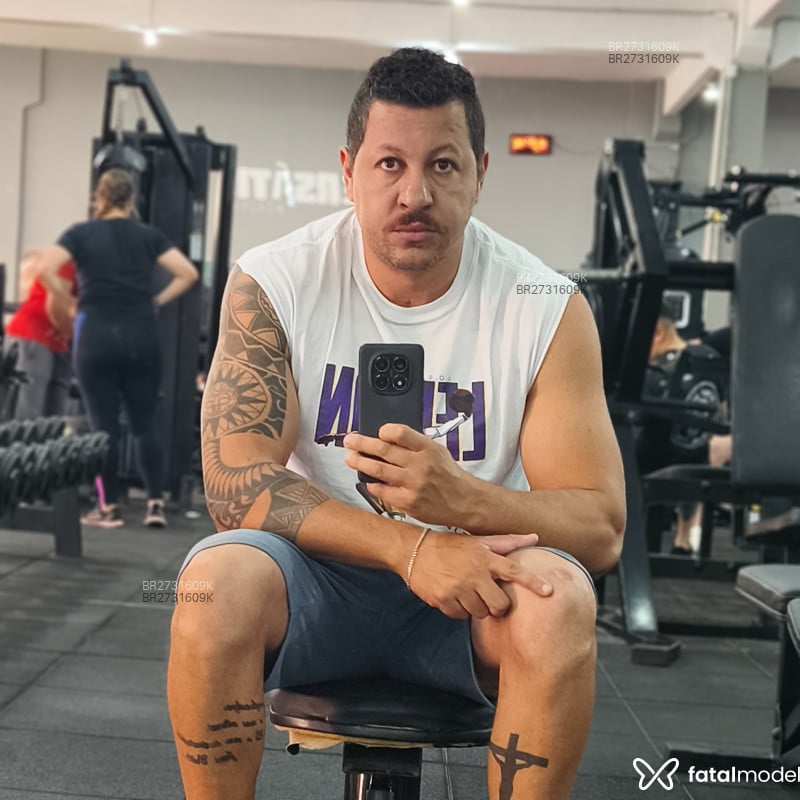 Acompanhante Henrique - Feed