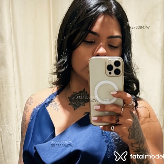 Acompanhante Elena - Feed