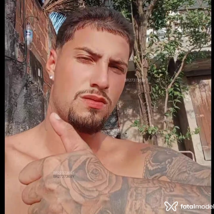 Acompanhante Branquinhotatuado - Feed