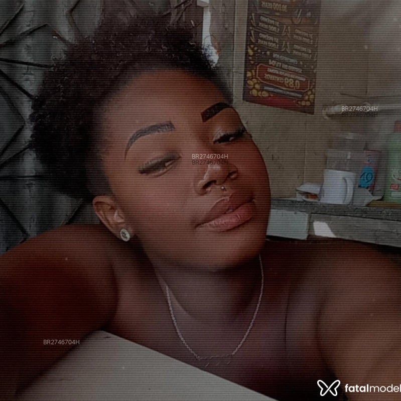 Acompanhante Uvinha - Feed