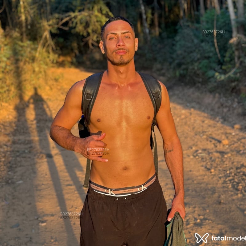 Acompanhante Henrique - Feed