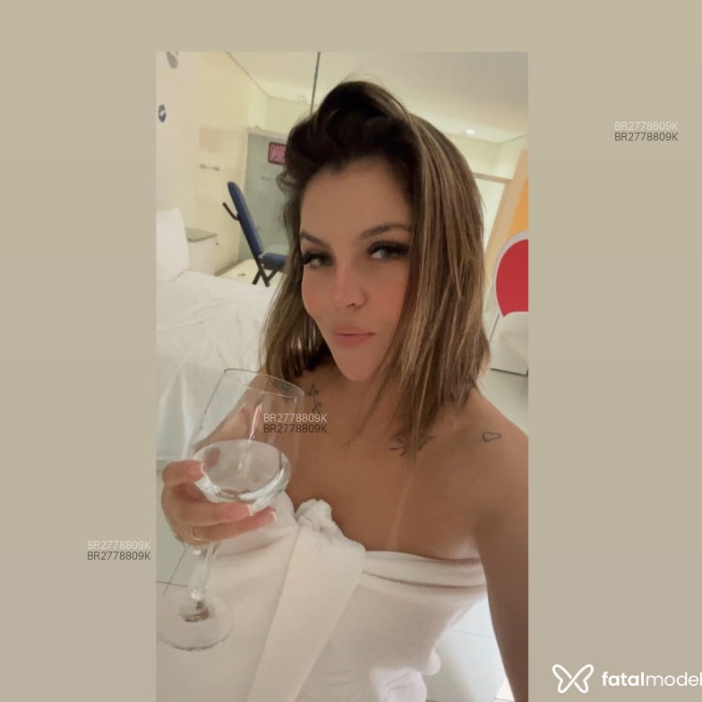 Acompanhante Chloe - Feed