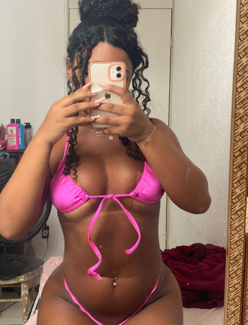 Acompanhante Morena - Feed