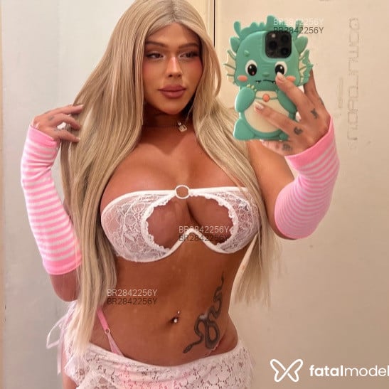 Acompanhante Babi Corza - Feed