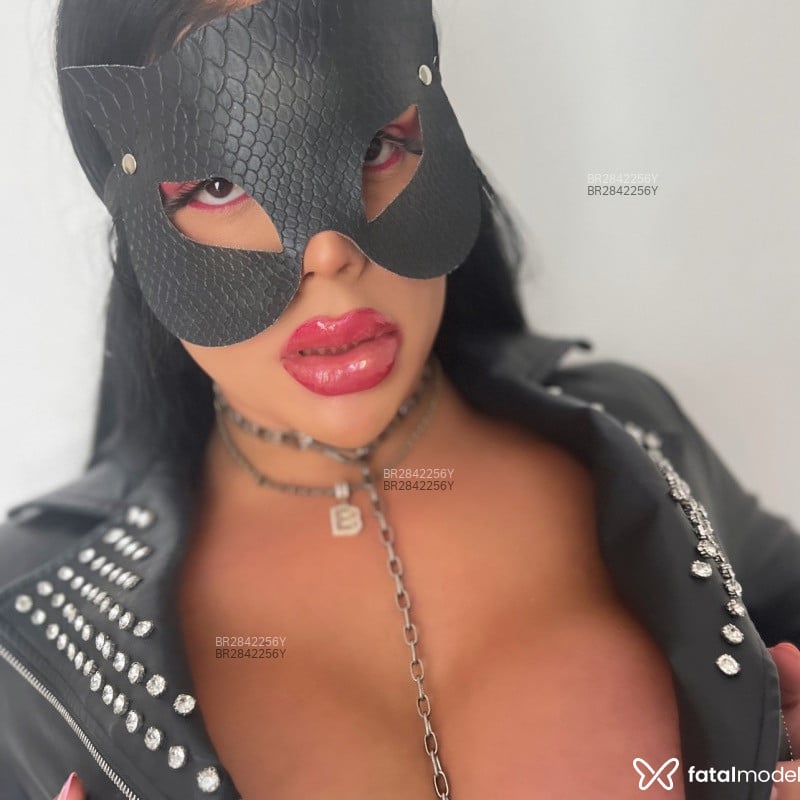 Acompanhante Babi Corza - Feed