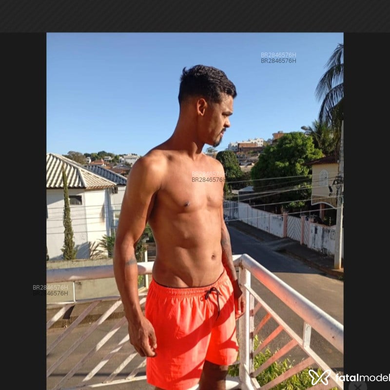 Acompanhante Pretinho Jambo - Feed