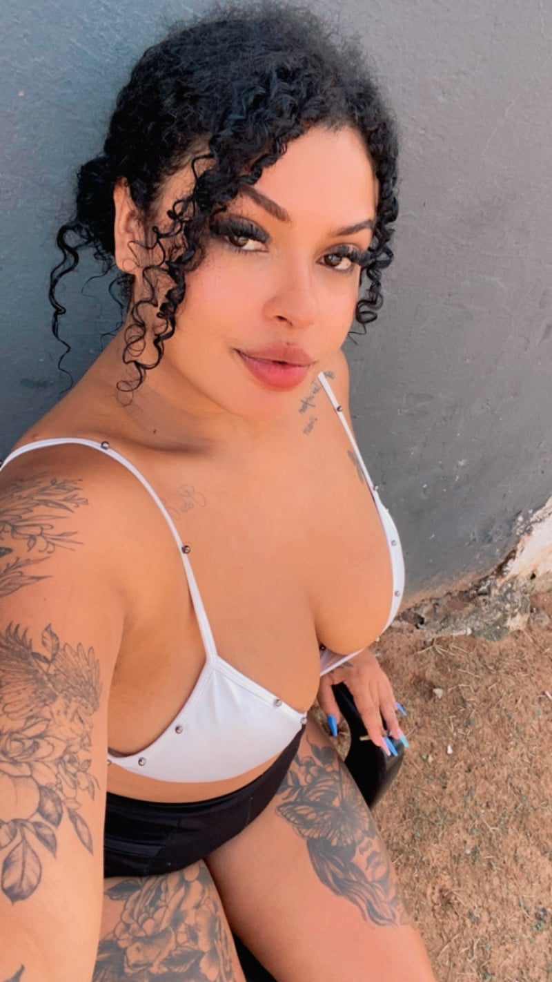 Acompanhante Morena - Feed