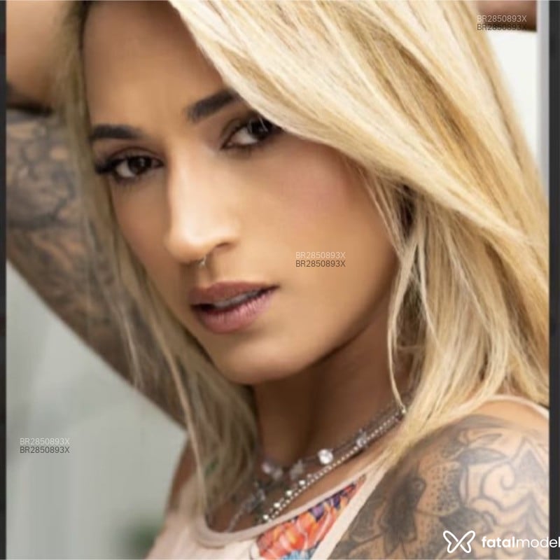 Acompanhante Caroline - Feed