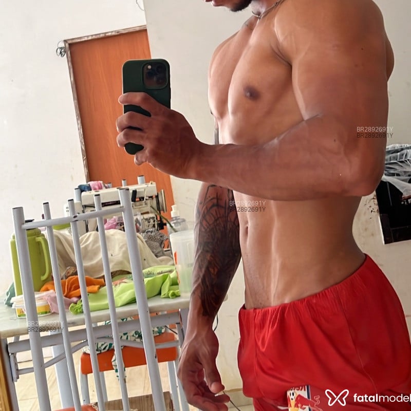 Acompanhante Luís Felipe - Feed