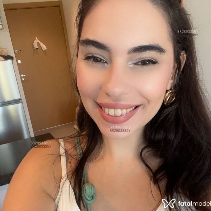 Acompanhante Khloe - Feed