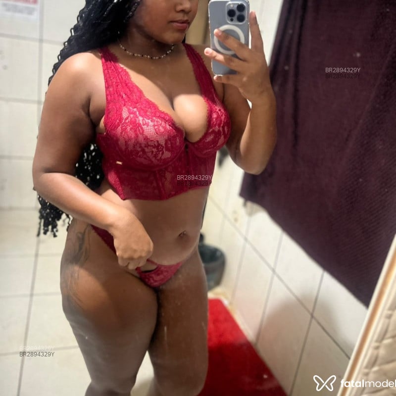 Acompanhante Morena - Feed
