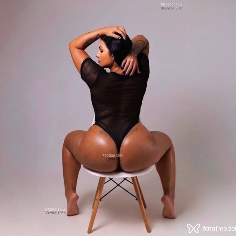 Acompanhante Camila - Feed