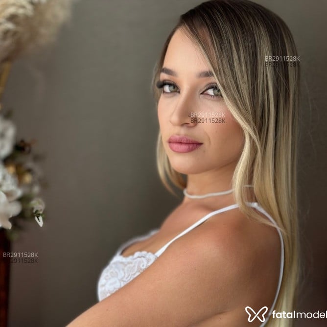 Acompanhante Julia - Feed