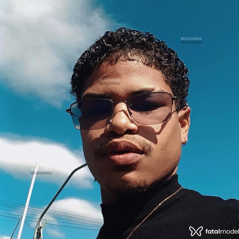 Acompanhante Preto - Feed