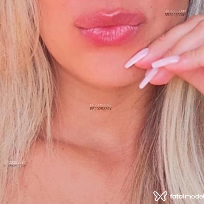 Acompanhante Céline Bardot - Feed