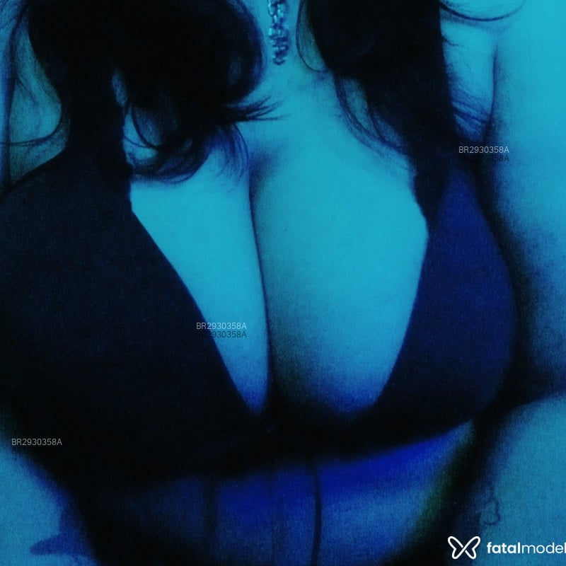 Acompanhante Violeta - Feed