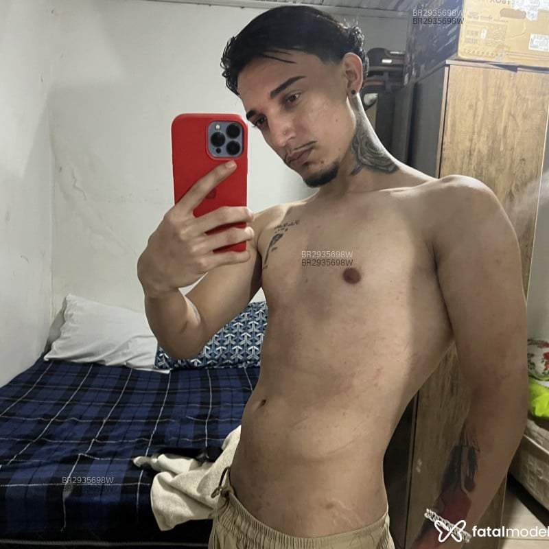 Acompanhante Roberto - Feed