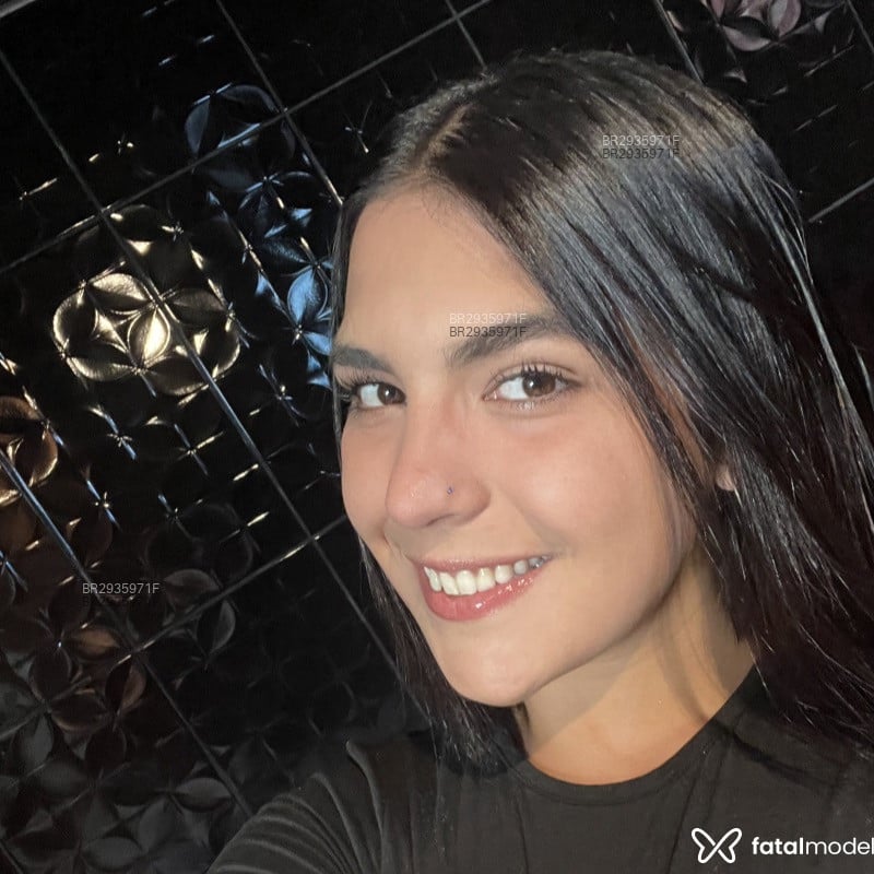 Acompanhante Tina - Feed