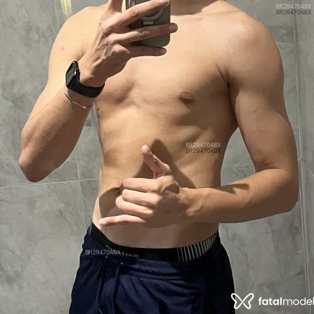 Acompanhante Henrique - Feed