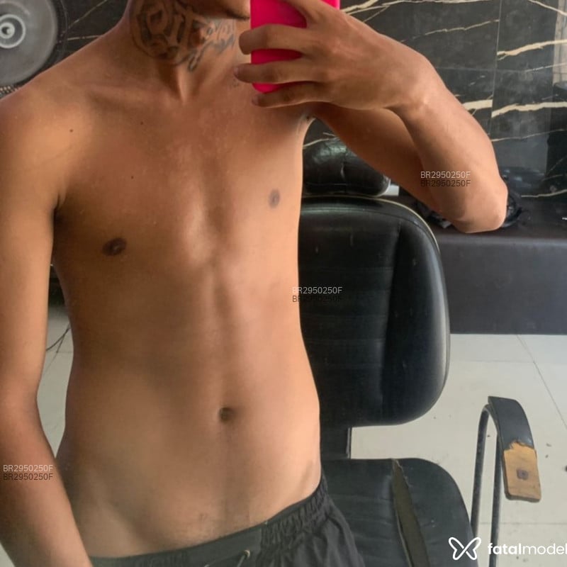 Acompanhante Pretin - Feed