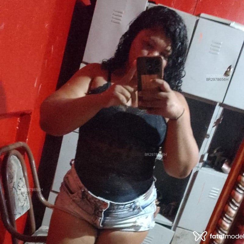 Acompanhante Preta - Feed