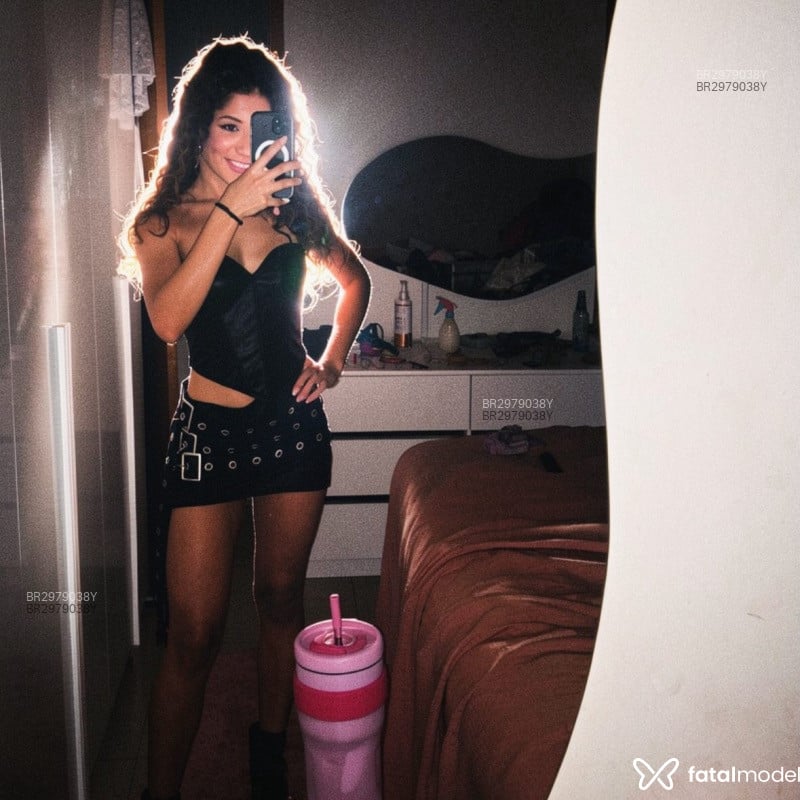 Acompanhante Nicole - Feed