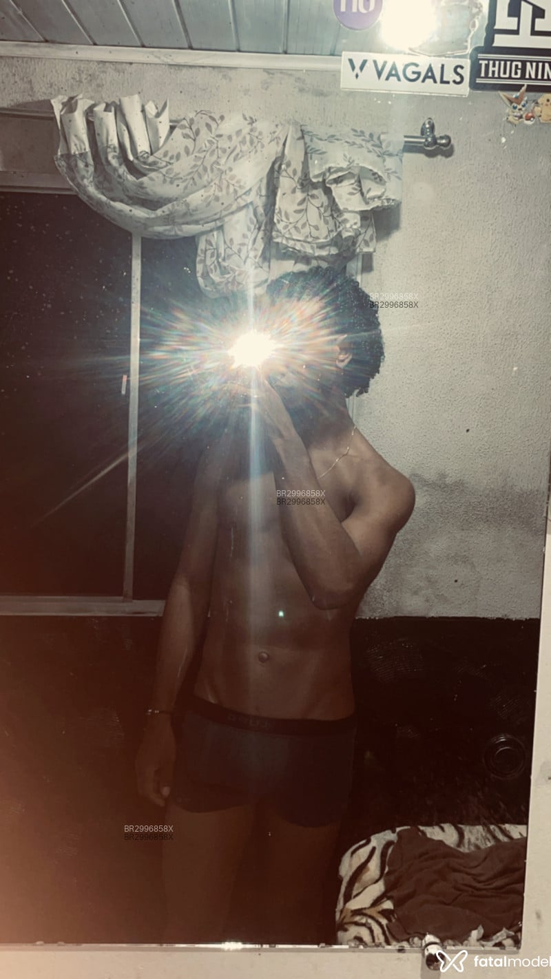 Acompanhante Lucas - Feed