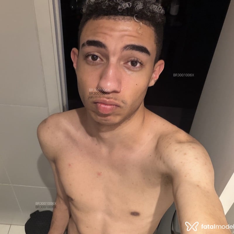 Acompanhante Lucas - Feed