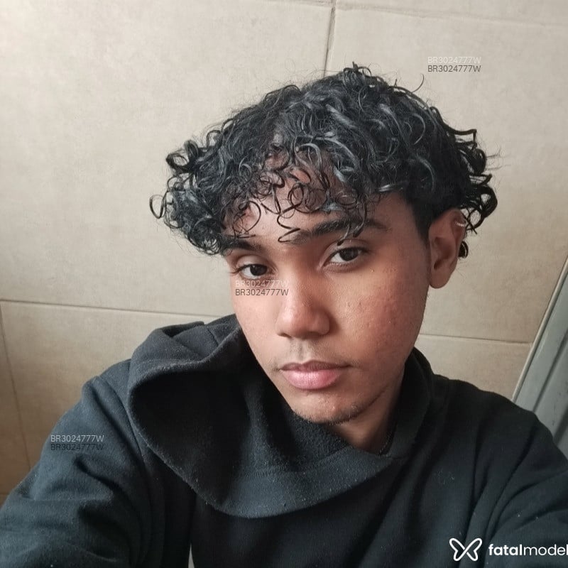 Acompanhante Henrique - Feed