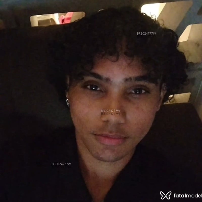 Acompanhante Henrique - Feed